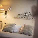 Le Peu Breton Hotel