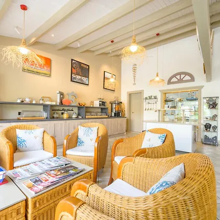 Отель Le Peu Breton 3*