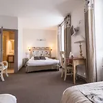 Le Peu Breton Hotel