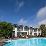 Le Peu Breton Hotel