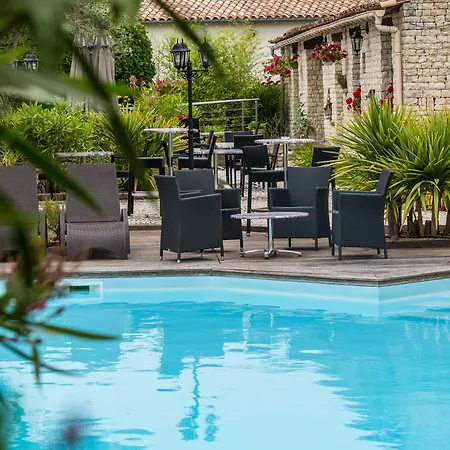 Le Peu Breton Hotel 3*