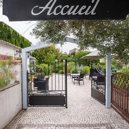 Le Peu Breton Hotel