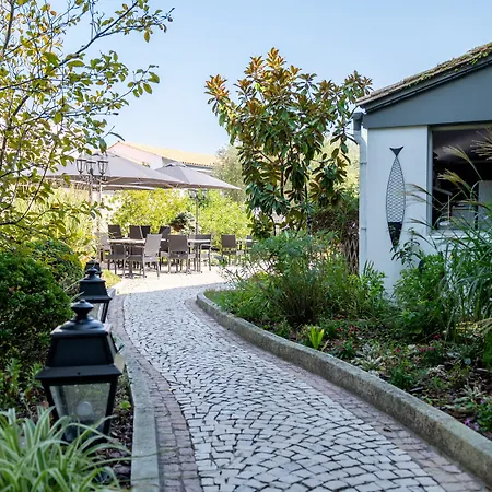 Le Peu Breton Hotel 3*