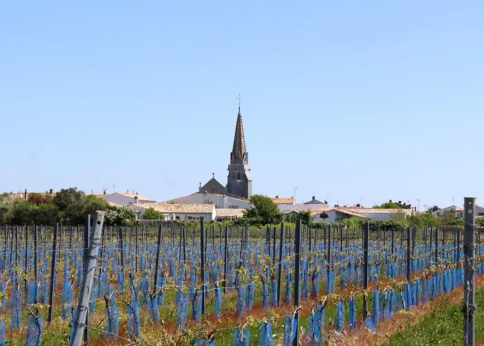 Le Peu Breton Hotel 3*